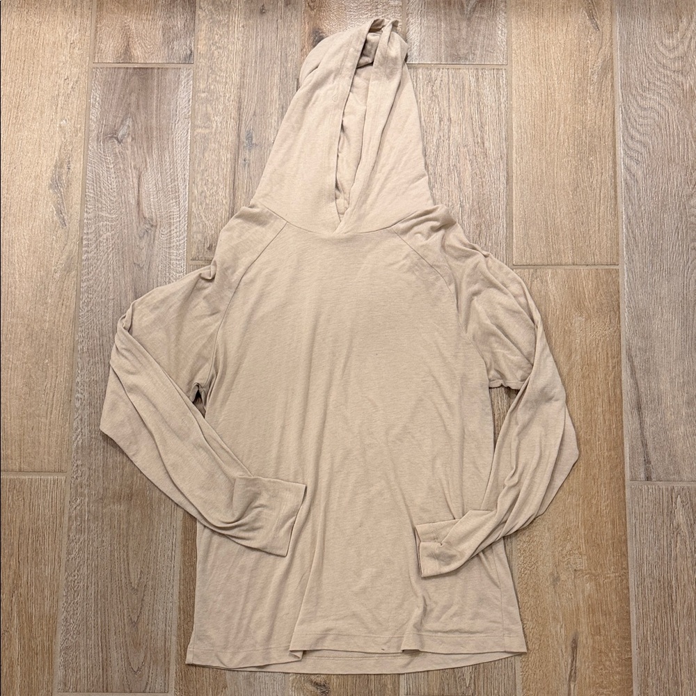 Alo Conquer Long Sleeve with Hood Size Small